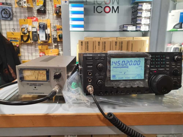 ICOM IC-746 HF/VHF All Mode Transceiver - Image 2