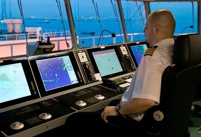 The Benefits of Automatic Identification Systems (AIS) for Commercial and Recreational Boating