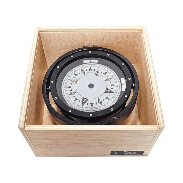 Spare compass in wooden box C20-00131